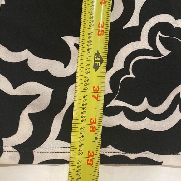 White House Black Market Damask black & white long sleeve dress size S - Picture 9 of 10